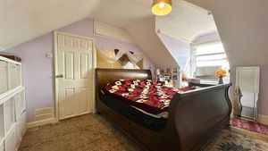 Bedroom- click for photo gallery